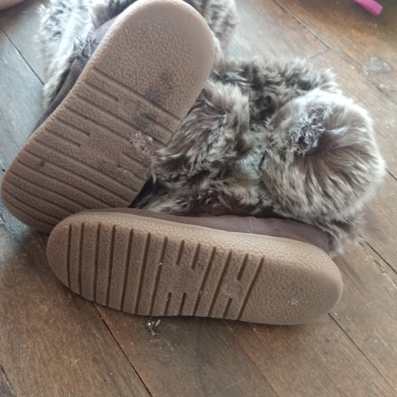 Old Navy fur boots - Picture 4 of 4